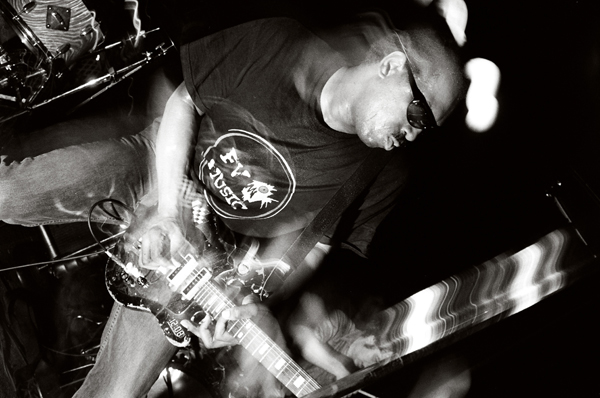The Dirtbombs