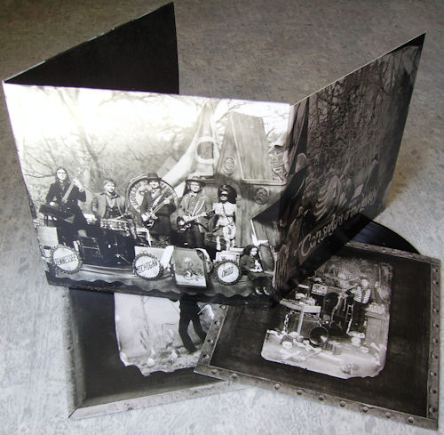 The Raconteurs - Consolers Of The Lonely